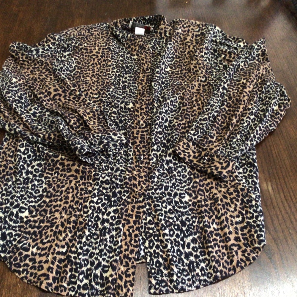 Vintage cactus flower button down blouse in animal print. Size extra large.